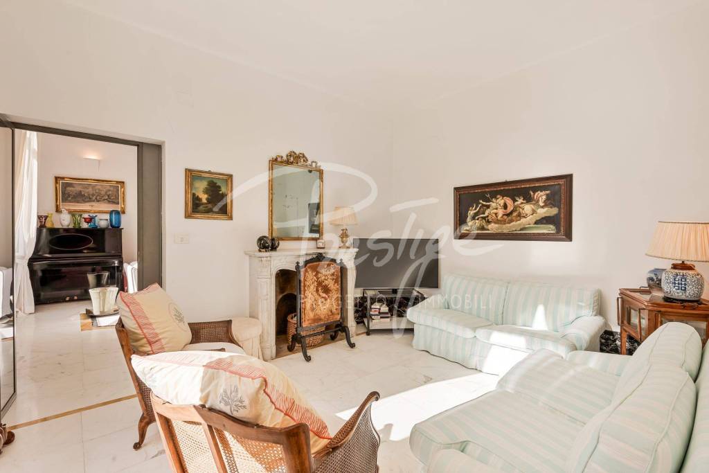 Portovenere dimora del ‘900 con vista mare e box auto