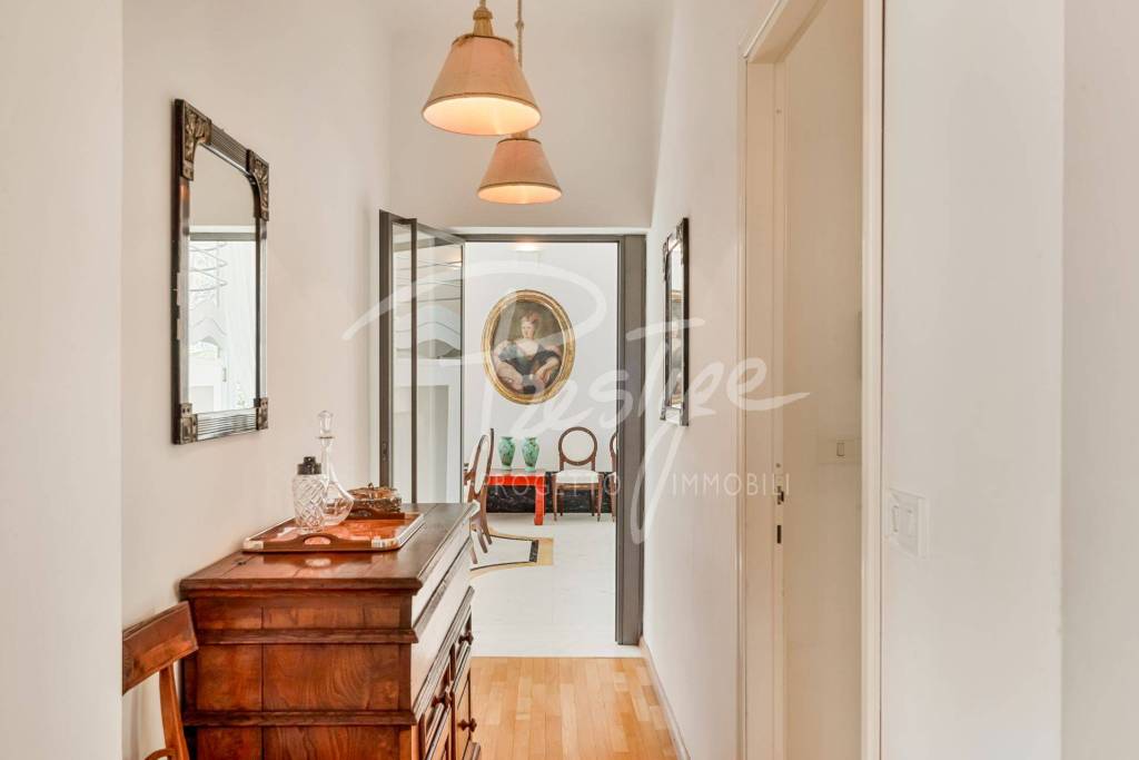 Portovenere dimora del ‘900 con vista mare e box auto