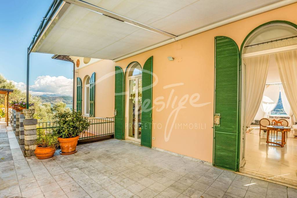 Portovenere dimora del ‘900 con vista mare e box auto