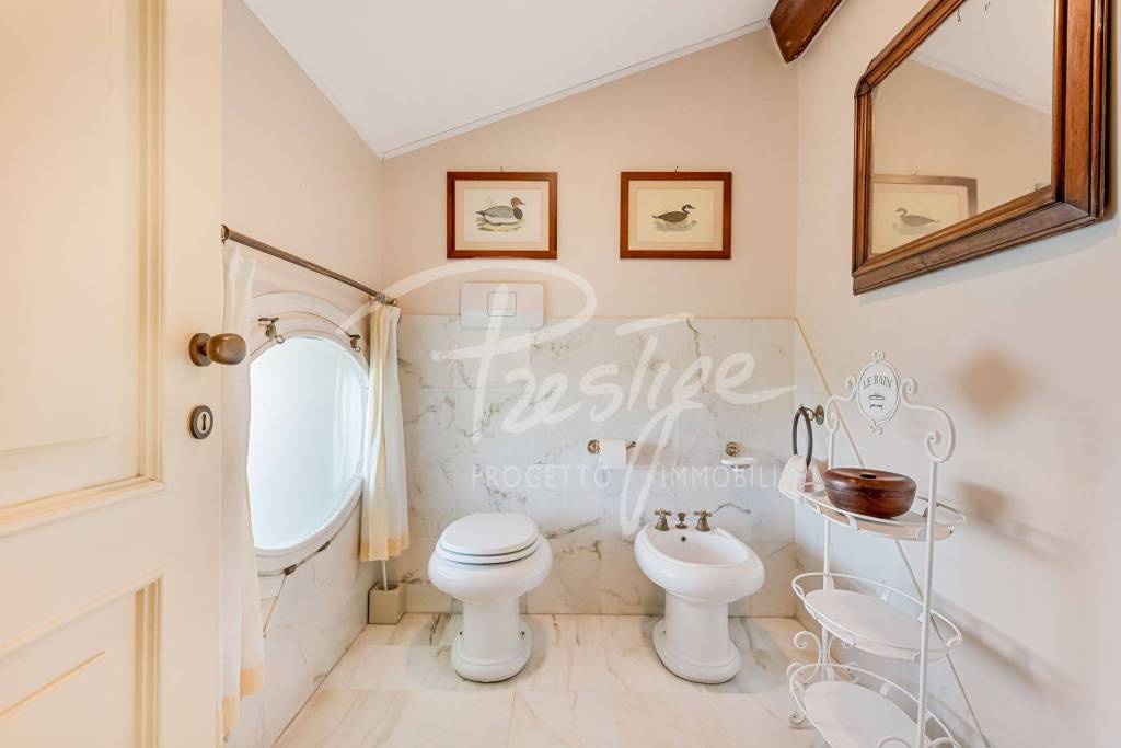 Portovenere dimora del ‘900 con vista mare e box auto