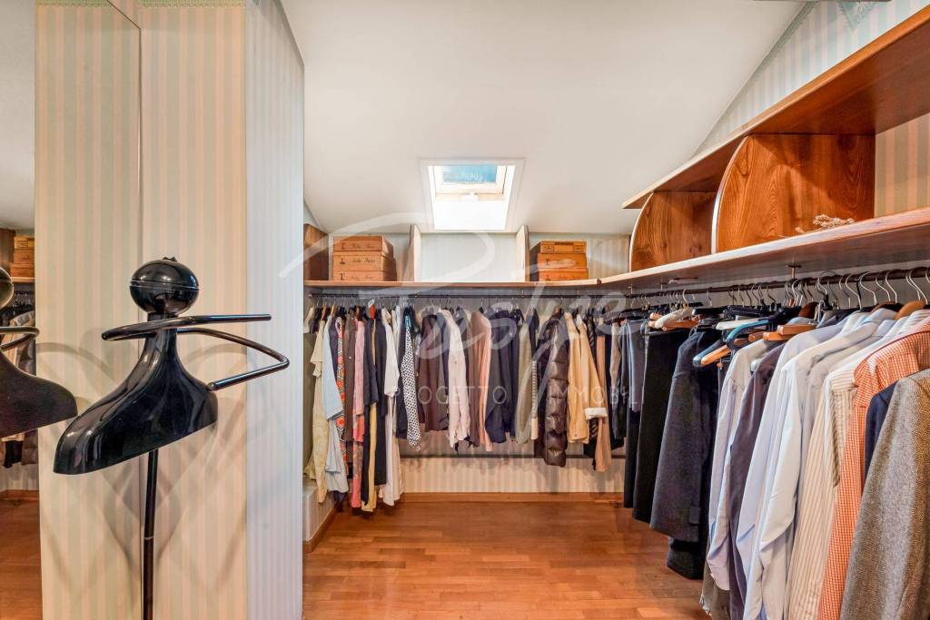 Portovenere dimora del ‘900 con vista mare e box auto