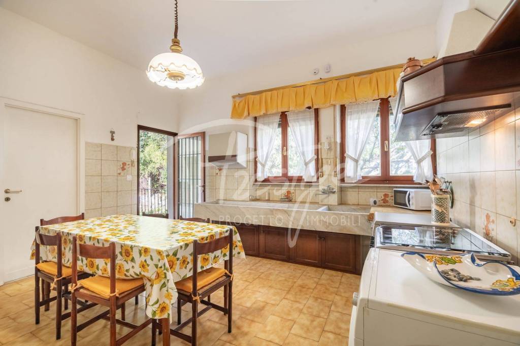 Portovenere villa bifamiliare immersa nel verde