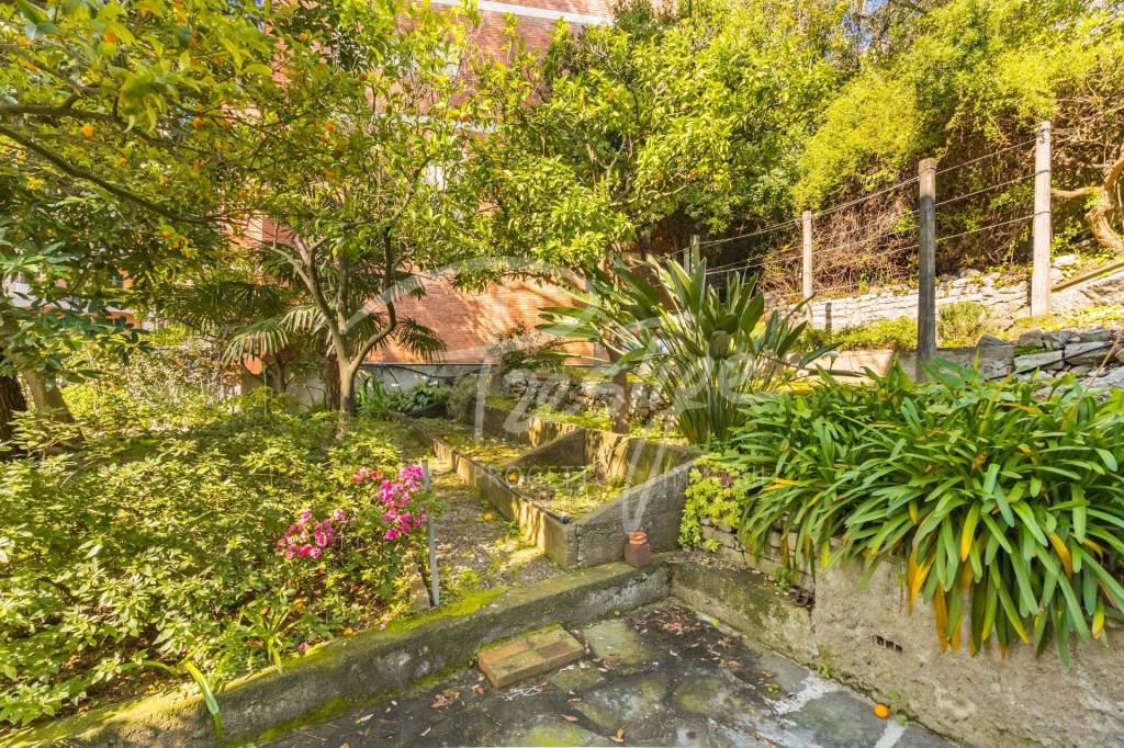 Portovenere villa bifamiliare immersa nel verde