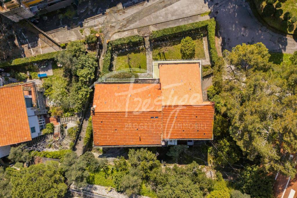 Portovenere villa bifamiliare immersa nel verde