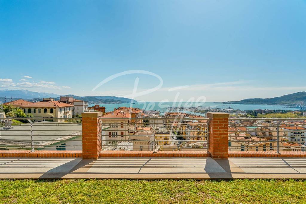 La Spezia Colli porzione di bifamiliare con vista sul golfo