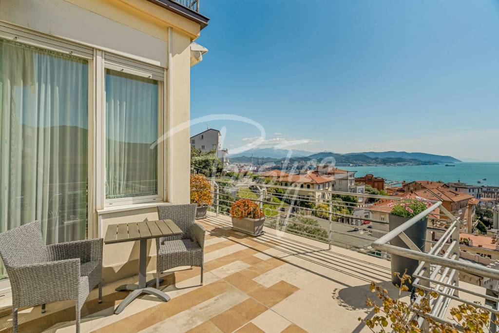 La Spezia Colli porzione di bifamiliare con vista sul golfo
