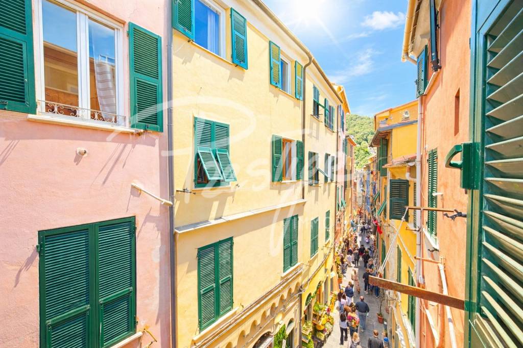 Portovenere via Capellini bilocale vista mare ristrutturato
