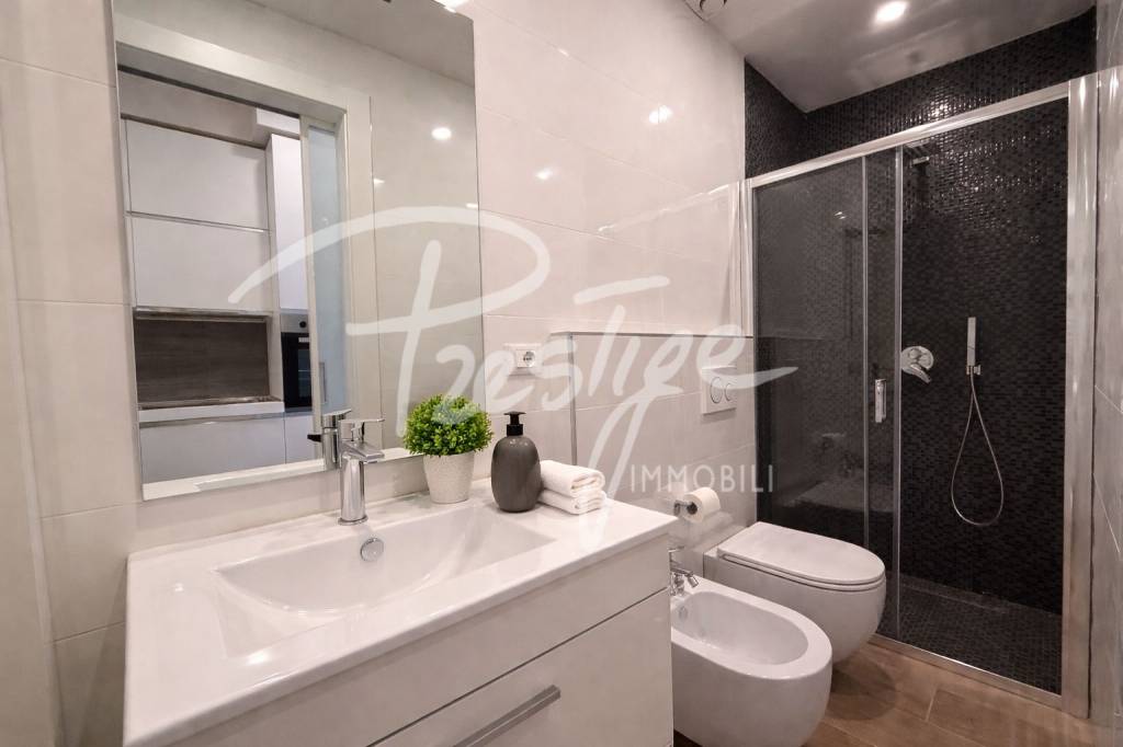 Portovenere via Capellini bilocale vista mare ristrutturato