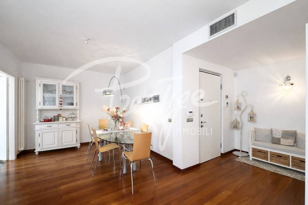 La Spezia Porto Lotti appartamento con giardino e parcheggio