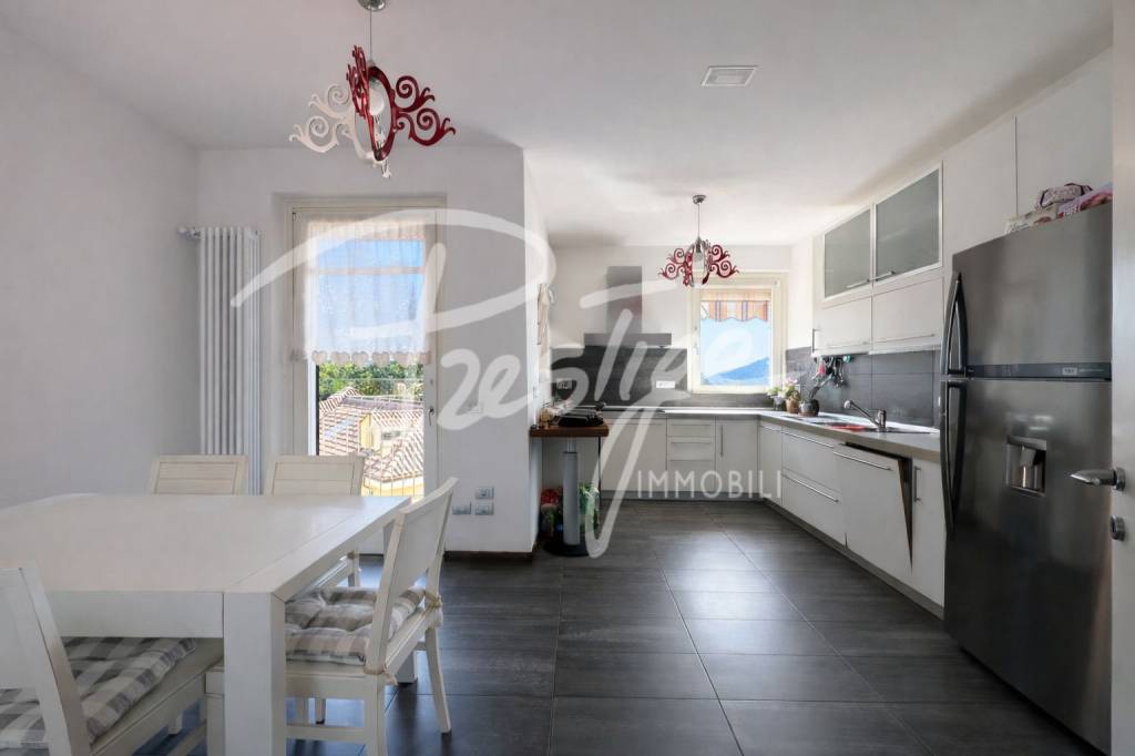 La Spezia Porto Lotti appartamento con giardino e parcheggio