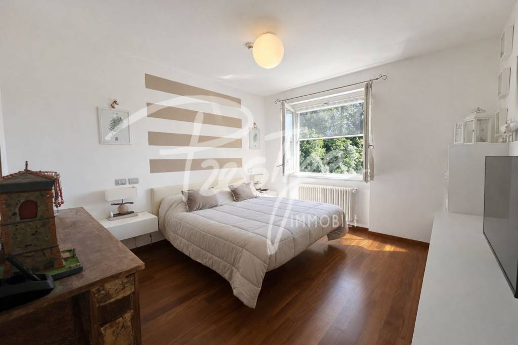 La Spezia Porto Lotti appartamento con giardino e parcheggio