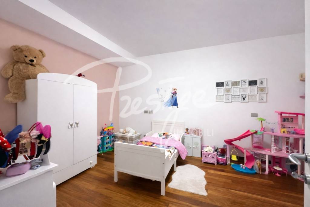 La Spezia Porto Lotti appartamento con giardino e parcheggio