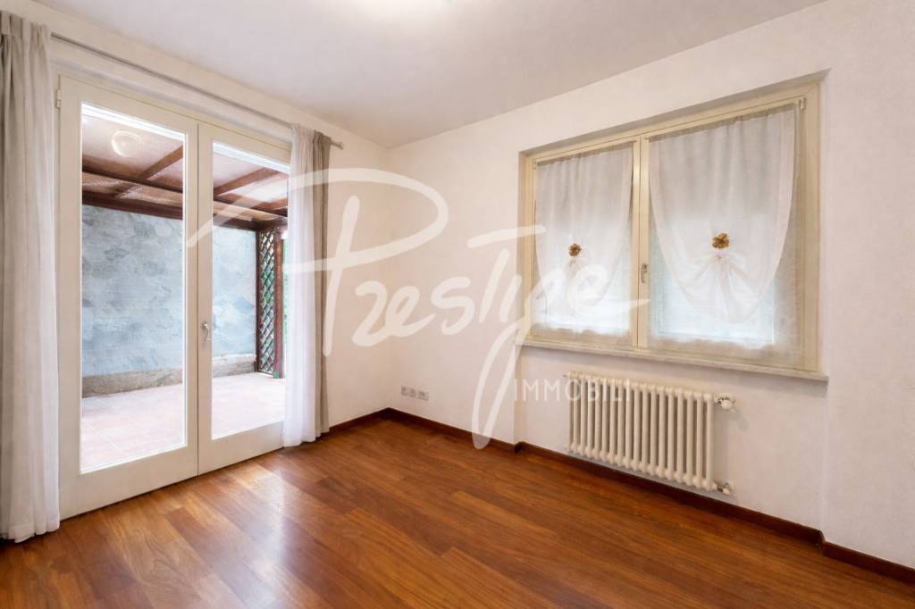 La Spezia Porto Lotti appartamento con giardino e parcheggio