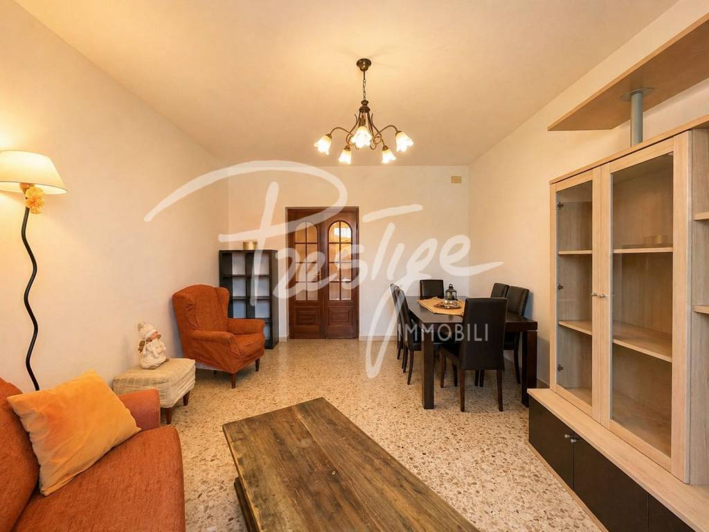 PORTOVENERE APPARTAMENTO CON POSTO AUTO E CANTINA