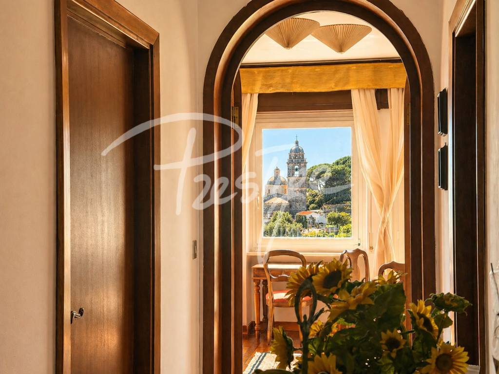 Portovenere attico con terrazza e garage vista mare totale