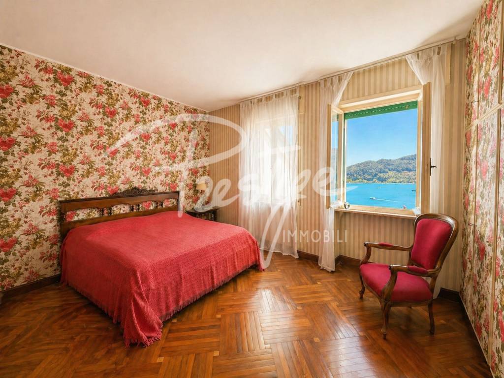 Portovenere attico con terrazza e garage vista mare totale