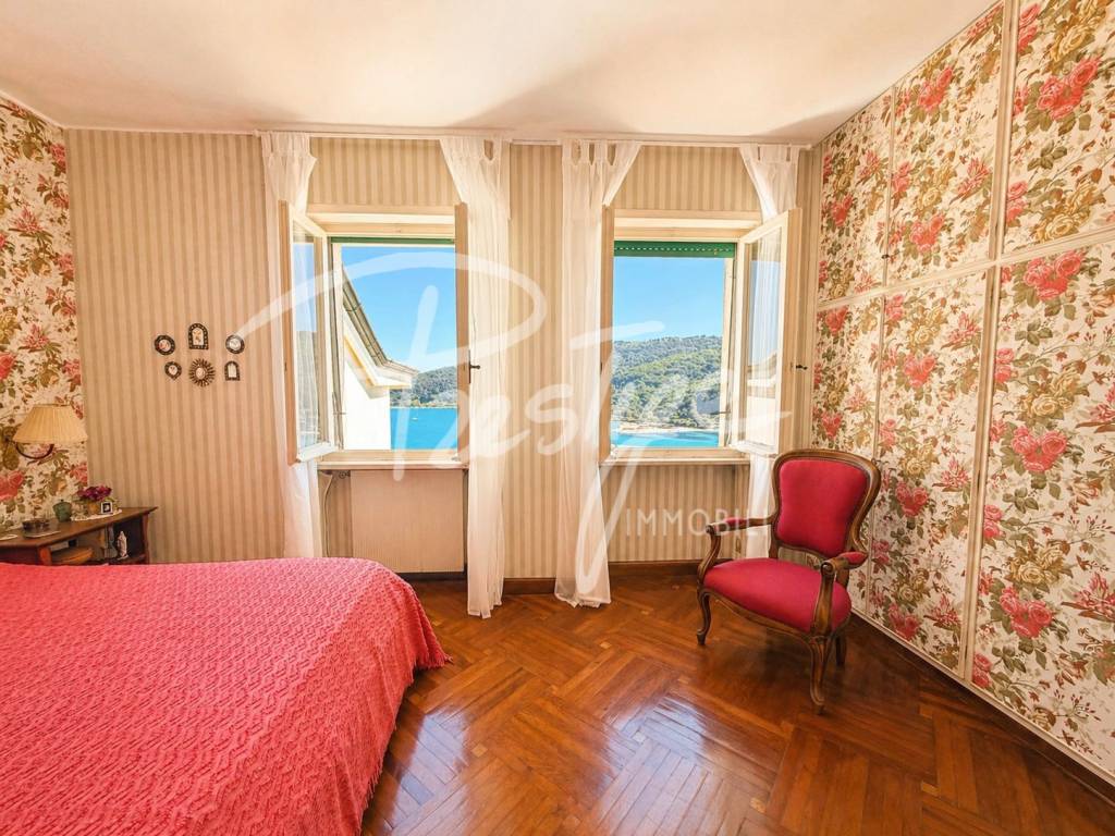 Portovenere attico con terrazza e garage vista mare totale
