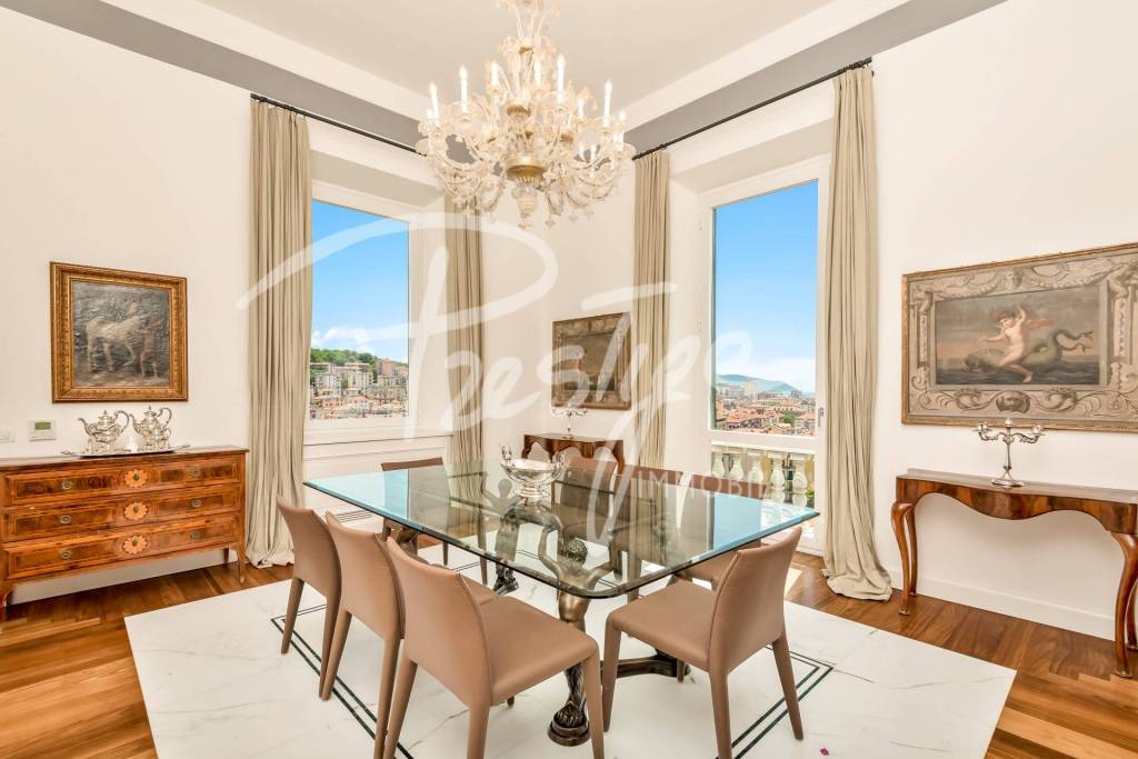 La Spezia porzione di villa bifamiliare con piscina