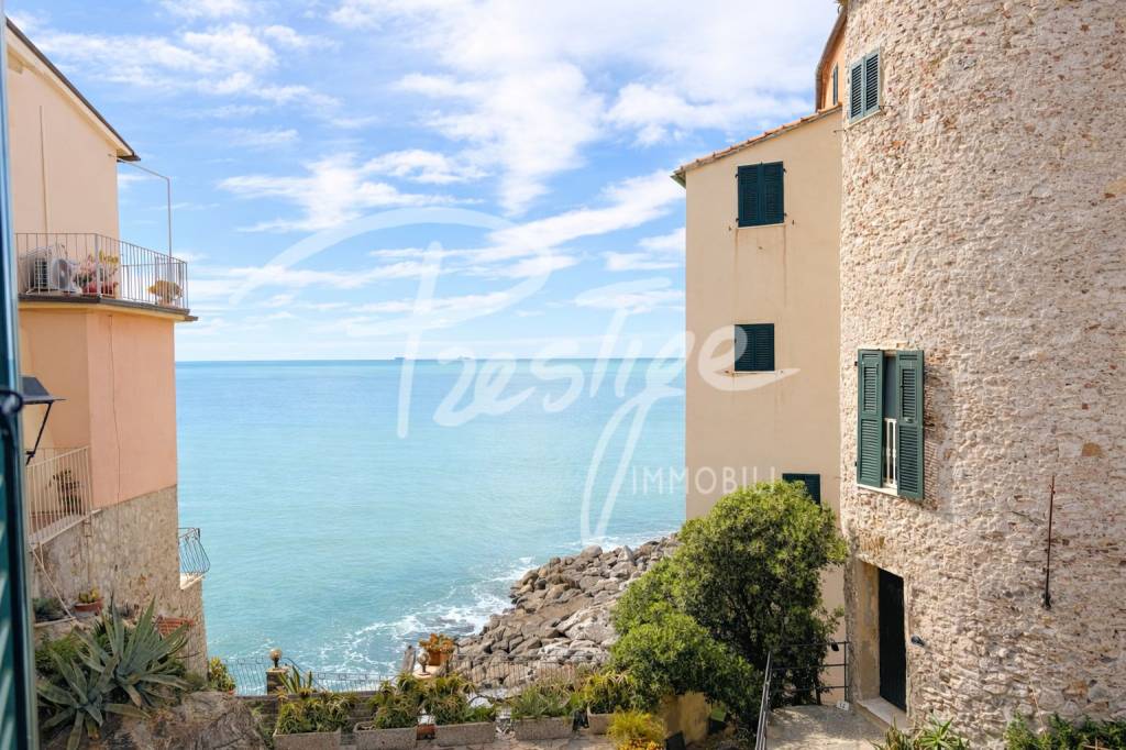 Tellaro il fascino del borgo a pochi passi dal mare