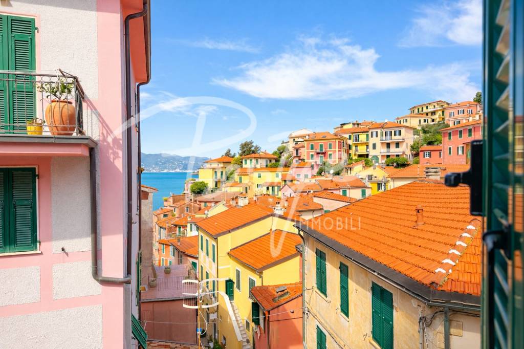 Tellaro il fascino del borgo a pochi passi dal mare