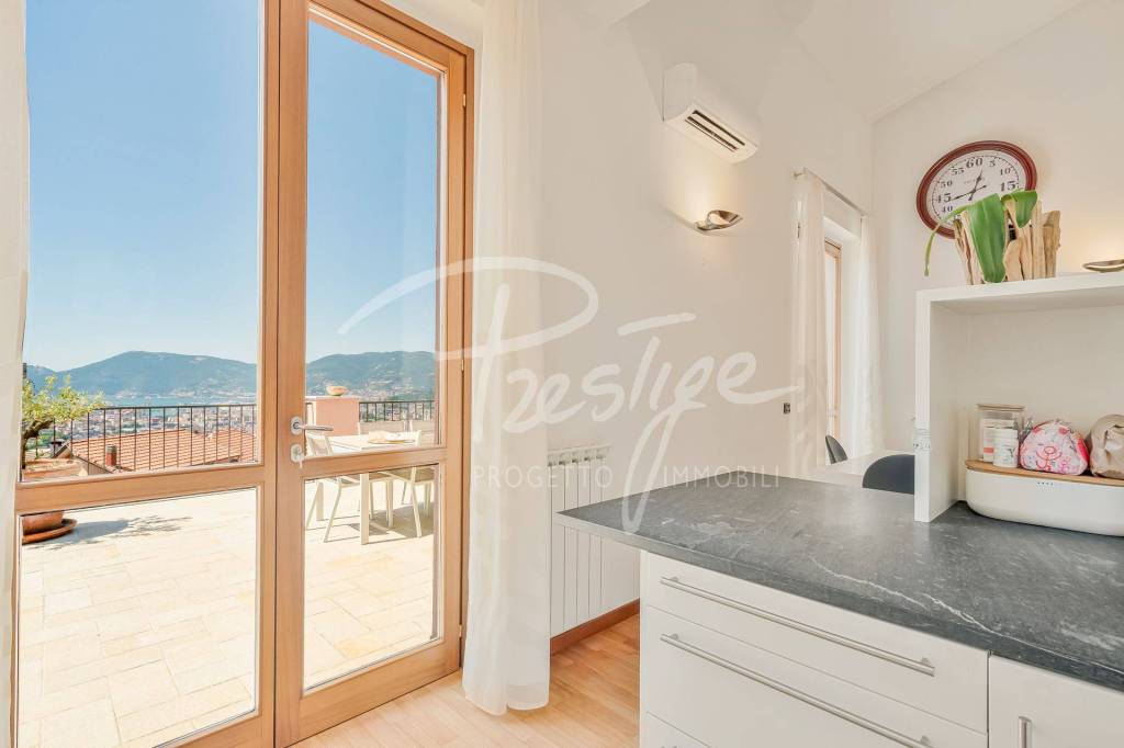 La Spezia Carozzo appartamento in villetta vista mare