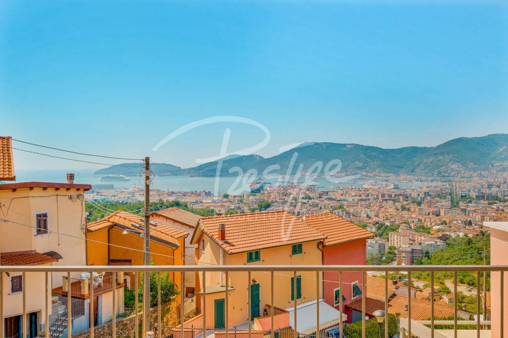 La Spezia Carozzo appartamento in villetta vista mare