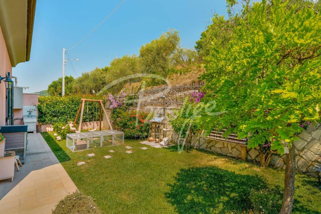 La Spezia Carozzo appartamento in villetta vista mare