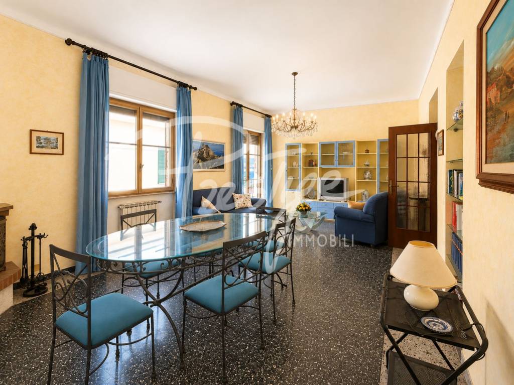 Portovenere Via delle Ville quadrilocale con balcone