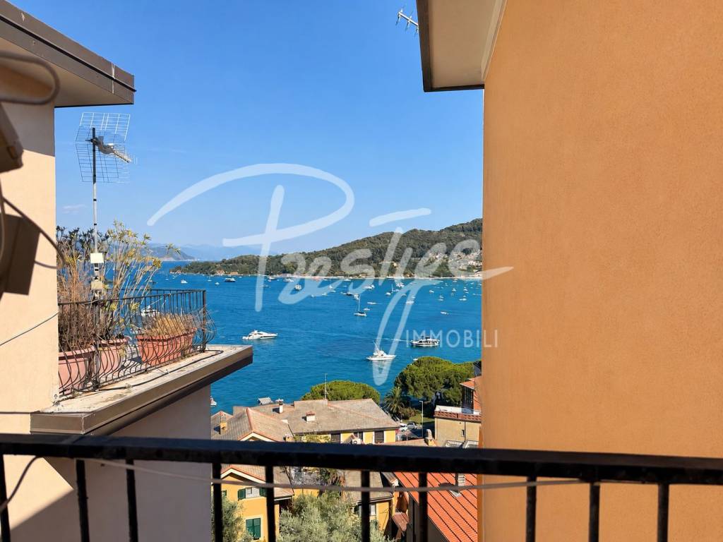 Portovenere Via delle Ville quadrilocale con balcone