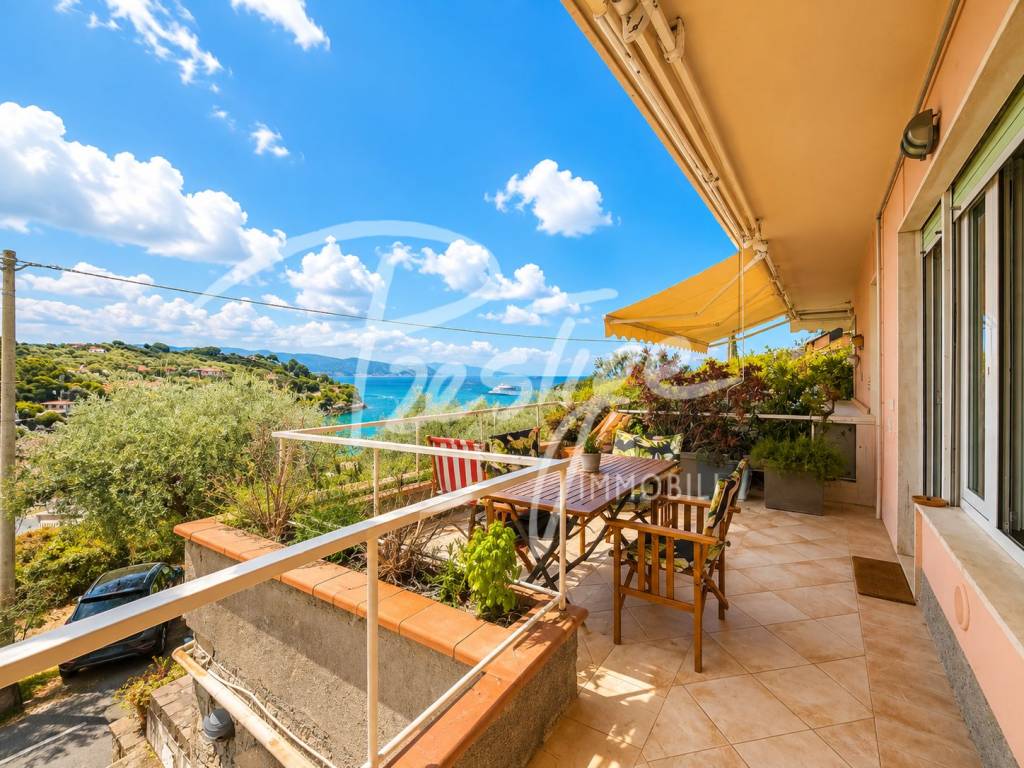 Portovenere bilocale con terrazza vista mare