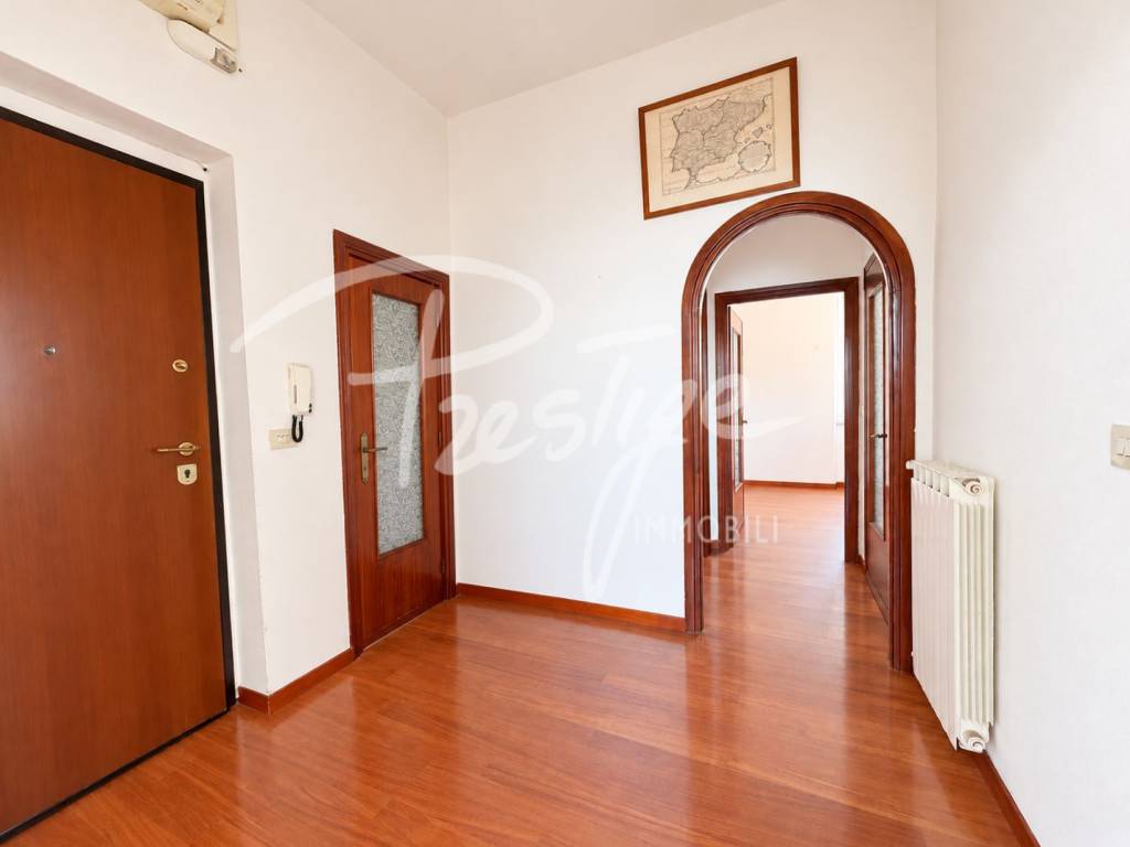 Portovenere quadrilocale con cantina e vista mare